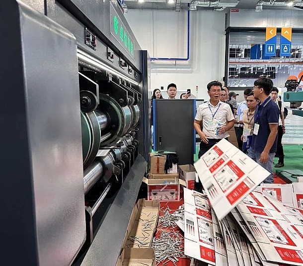 Doanh nghiệp trình diễn giải pháp ứng dụng công nghệ tiên tiến nhằm tối ưu hiệu suất và bảo vệ môi trường. Doanh nghiệp trình diễn giải pháp ứng dụng công nghệ tiên tiến nhằm tối ưu hiệu suất và bảo vệ môi trường.