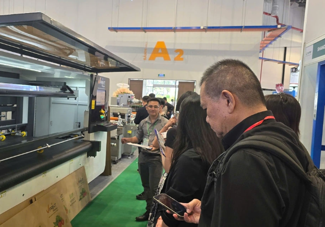 Nhiều máy móc, thiết bị hiện đại được trưng bày tại triển lãm Nhiều máy móc, thiết bị hiện đại được trưng bày tại triển lãm