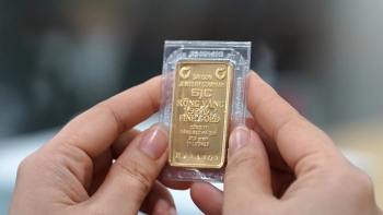 Giá vàng lên xuống như "tàu lượn"