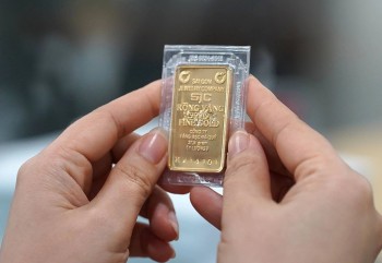 Giá vàng lên xuống như "tàu lượn"