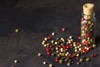 Hồ tiêu đứng giá, chuyên gia khuyến cáo nên bán hay giữ?