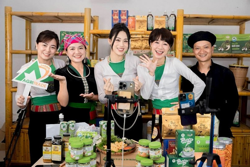 Ứng dụng chuyển đổi số giúp sản phẩm OCOP “cất cánh” trên thị trường Ứng dụng chuyển đổi số giúp sản phẩm OCOP “cất cánh” trên thị trường