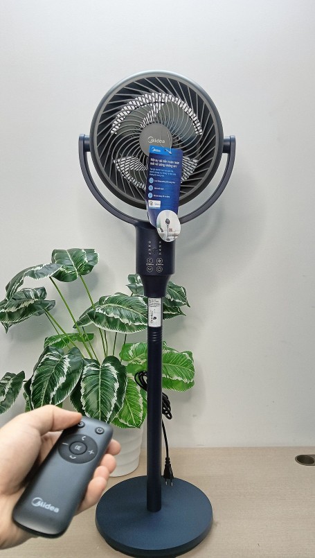 Quạt đứng Midea 3 cánh MFS070R0APBH 35W