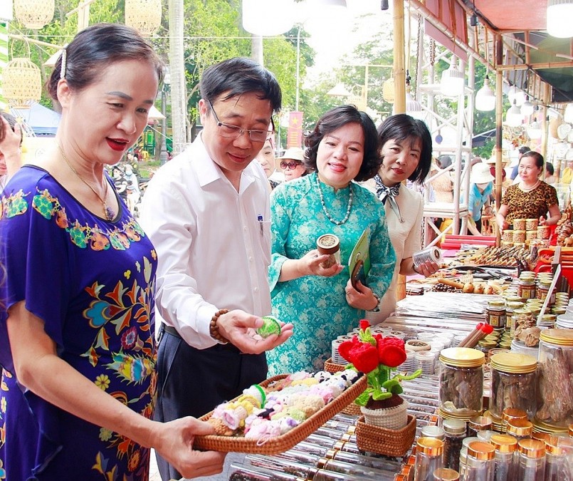 Hà Nội mở rộng “sân nhà” cho sản phẩm OCOP và làng nghề Hà Nội mở rộng “sân nhà” cho sản phẩm OCOP và làng nghề
