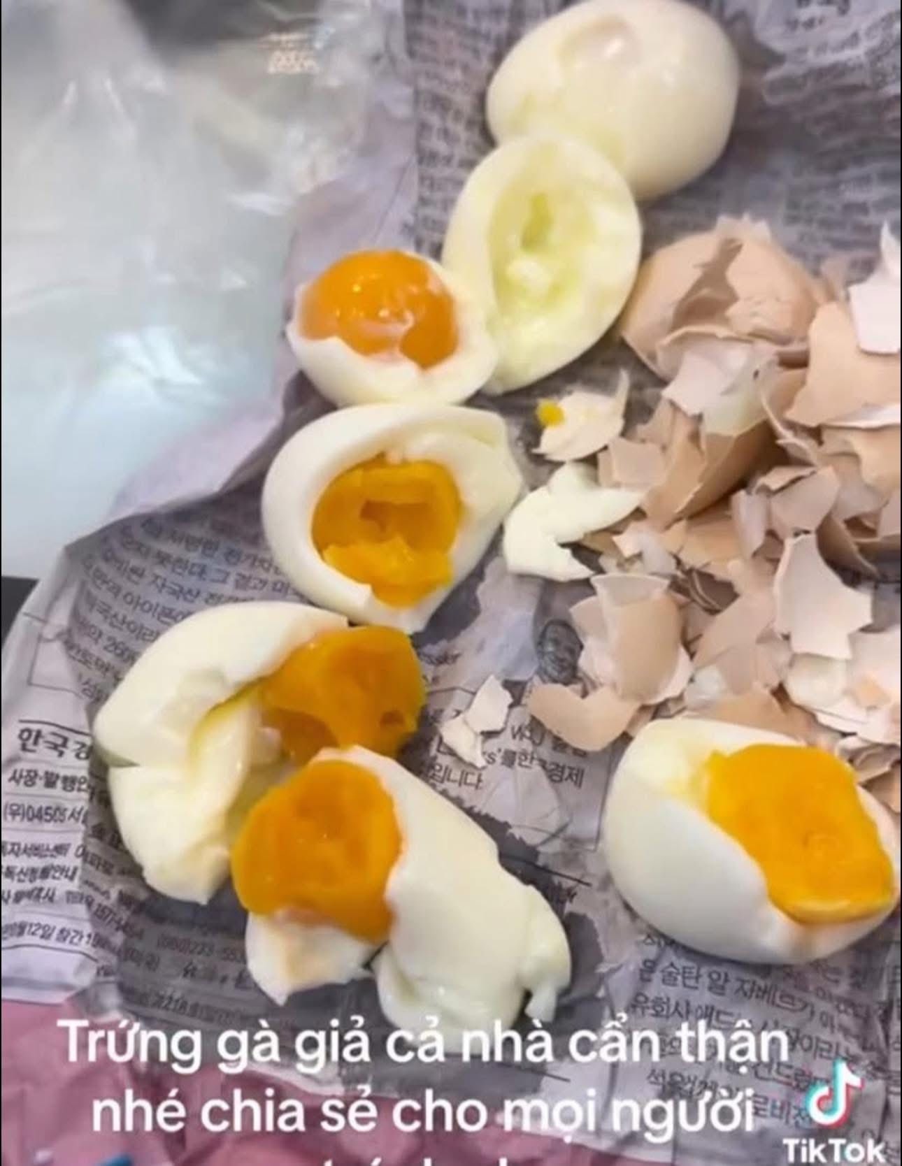 Mạng xã hội lan truyền thông tin thất thiệt về trứng gà giả