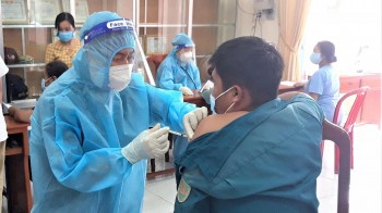 Bộ Y tế cảnh báo nguy cơ bùng phát dịch COVID-19, sốt xuất huyết