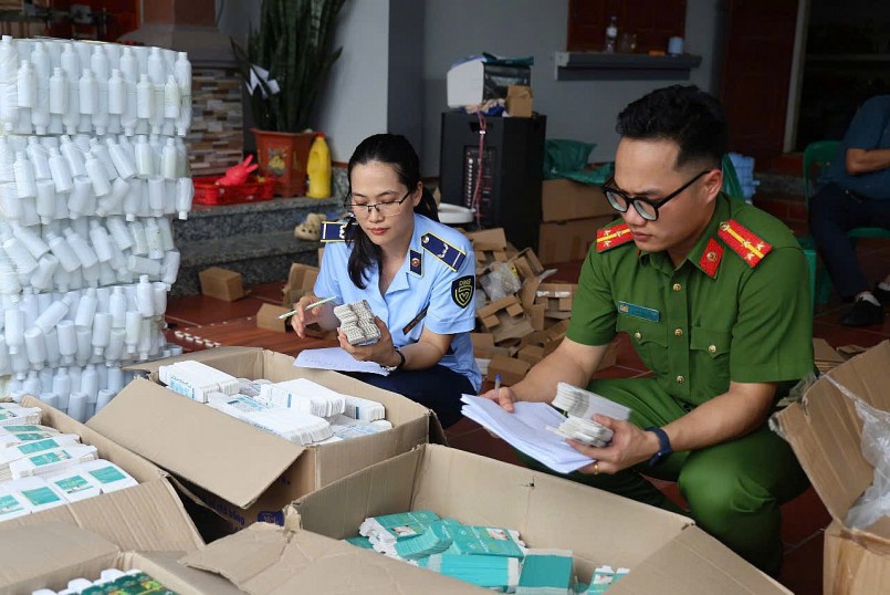 Báo chí – ngọn đèn trong