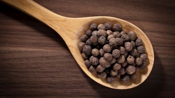 Giá tiêu trong nước giảm mạnh, lập đáy 4 tháng do lo ngại chính sách thuế Mỹ