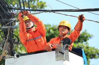 Tiêu thụ điện lập đỉnh giữa cao điểm nắng nóng kéo dài