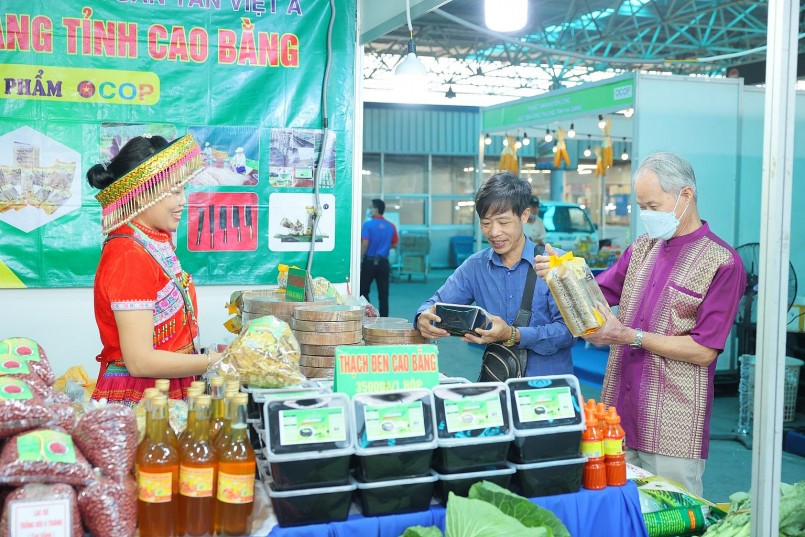 Sáp nhập địa giới mở ra cơ hội quảng bá thương hiệu OCOP rộng hơn. Sáp nhập địa giới mở ra cơ hội quảng bá thương hiệu OCOP rộng hơn.