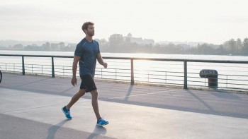 Khỏe mạnh mỗi ngày với 30 phút đi bộ nhanh