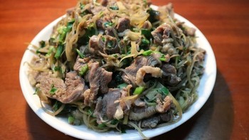 Vịt om hoa chuối – Hương vị đặc sản níu chân du khách ở Điện Biên