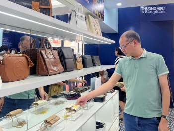 “Bóc trần” hàng giả: Trưng bày túi xách, mỹ phẩm, đồng hồ nhái thương hiệu lớn