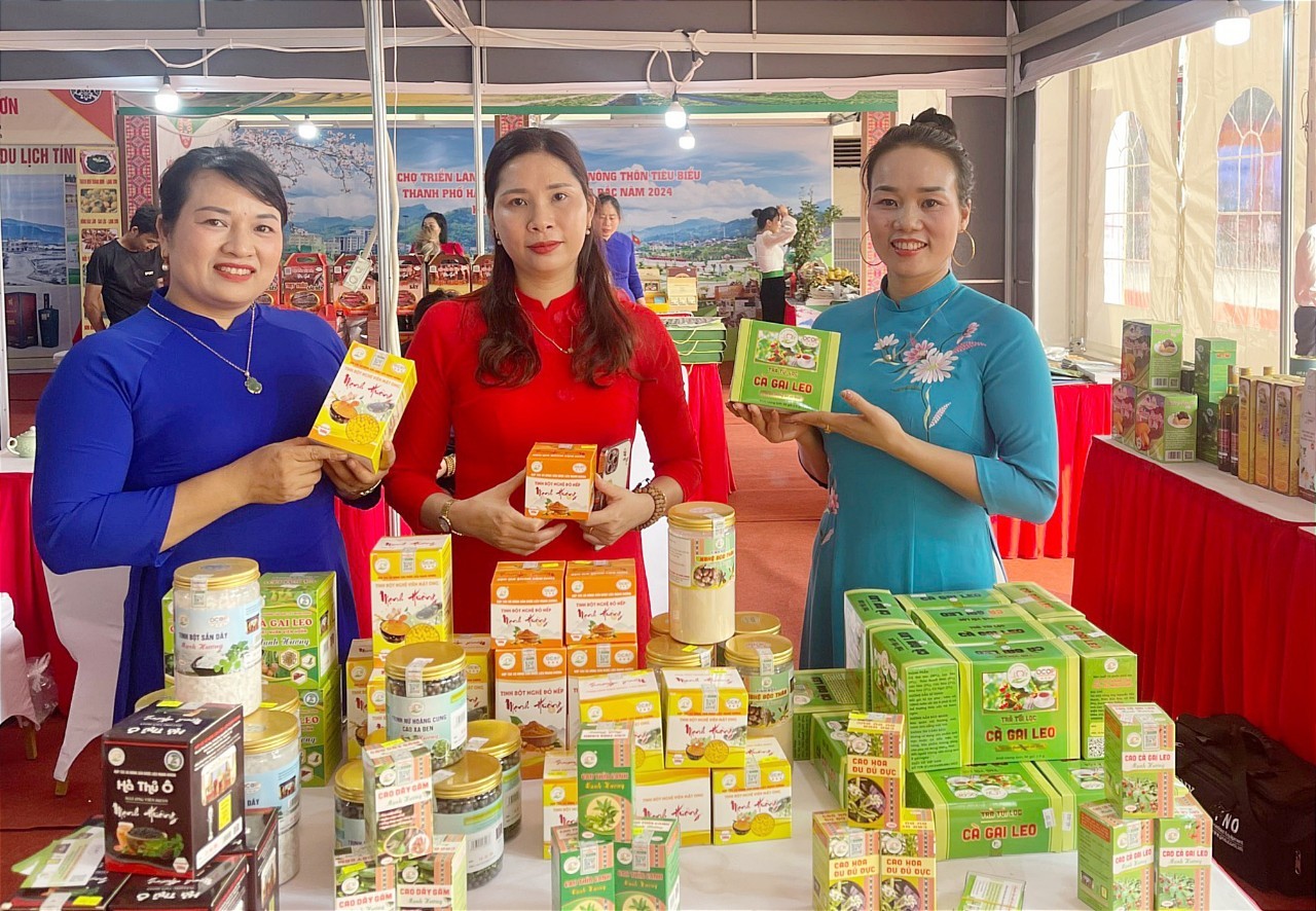 Các sản phẩm OCOP Lào Cai được giới thiệu, quảng bá qua các hoạt động, sự kiện xúc tiến thương mại. Các sản phẩm OCOP Lào Cai được giới thiệu, quảng bá qua các hoạt động, sự kiện xúc tiến thương mại.