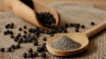 Giá tiêu tăng vọt lên 142.000 đồng/kg, Việt Nam thành tâm điểm cung ứng toàn cầu