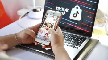 Hàng giả “ẩn mình” trong quảng cáo: Khi niềm tin bị đánh tráo bằng công nghệ