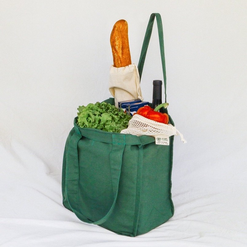 Bộ túi vải & jute hữu cơ – biểu tượng cho hành vi tiêu dùng xanh, thay thế túi nilông truyền thống, lan tỏa phong cách sống thân thiện với môi trường. Bộ túi vải & jute hữu cơ – biểu tượng cho hành vi tiêu dùng xanh, thay thế túi nilông truyền thống, lan tỏa phong cách sống thân thiện với môi trường.