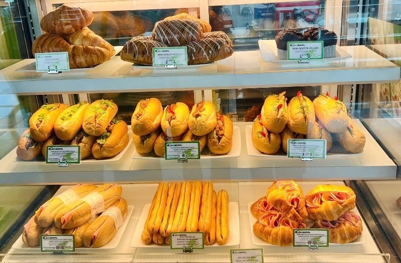 Hình ảnh các sản phẩm bánh mì tại Bigbowl. (Ảnh: Cảng Hàng không Nội Bài cung cấp)