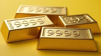 Giá vàng trong nước giữ đỉnh, thế giới biến động khó lường