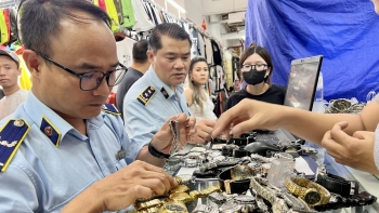 Hàng giả bủa vây: Thương hiệu cần được bảo vệ đúng cách