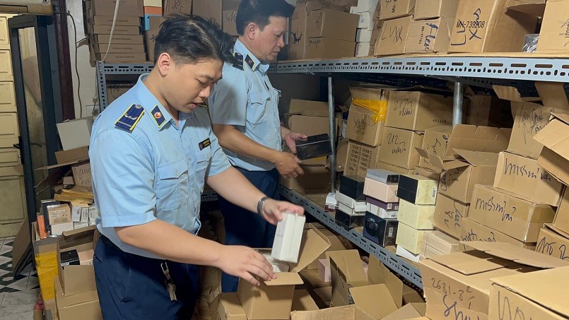 Cẩn thận hàng giả, hàng nhái: Bỏ tiền thật, mua đồ giả Cẩn thận hàng giả, hàng nhái: Bỏ tiền thật, mua đồ giả