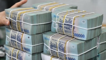 Hơn 15,34 triệu tỉ đồng đổ vào ngân hàng bất chấp lãi suất liên tục giảm