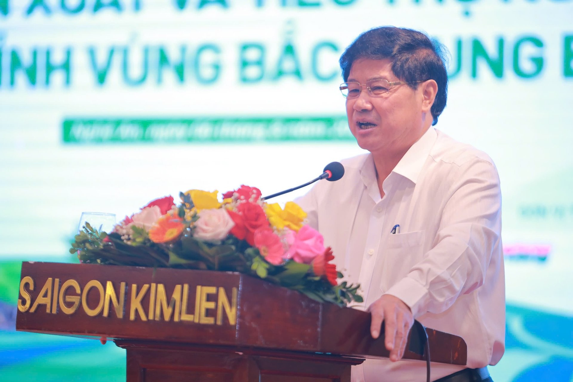 PGS.TS Lê Quốc Doanh, nguyên Thứ trưởng Bộ NN-PTNT, Chủ tịch Hội Làm vườn Việt Nam. PGS.TS Lê Quốc Doanh, nguyên Thứ trưởng Bộ NN-PTNT, Chủ tịch Hội Làm vườn Việt Nam.