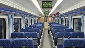 Khai trương tàu du lịch chất lượng cao Hà Nội - Đồng Hới