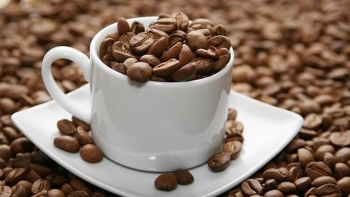 Giá cà phê hôm nay 12/8: Sóng lớn từ thị trường thế giới đẩy giá trong nước áp sát mốc 105.000 đồng/kg