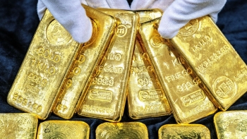 Giá vàng thế giới "bốc hơi" vì lạm phát Mỹ, SJC một mình một ngựa lập đỉnh mới