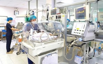 Bác sĩ lên tiếng về trào lưu sinh mổ chọn giờ