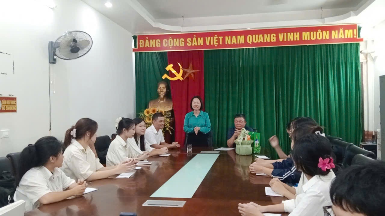 Tạp chí Thương hiệu và Sản phẩm tiếp nhận sinh viên Học viện Phụ nữ Việt Nam đến kiến tập Tạp chí Thương hiệu và Sản phẩm tiếp nhận sinh viên Học viện Phụ nữ Việt Nam đến kiến tập