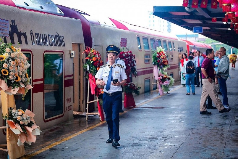 Hà Nội 5 cửa ô: Khơi nguồn di sản trên tuyến đường sắt xanh Hà Nội 5 cửa ô: Khơi nguồn di sản trên tuyến đường sắt xanh