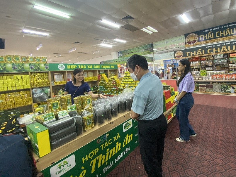 Tính đến tháng 7/2025, cả nước đã có 17.068 sản phẩm OCOP đạt 3 sao trở lên, của 9.195 chủ thể OCOP. Tính đến tháng 7/2025, cả nước đã có 17.068 sản phẩm OCOP đạt 3 sao trở lên, của 9.195 chủ thể OCOP.