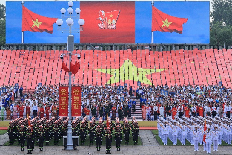 Buổi tổng duyệt mở đầu với lễ chào cờ trang trọng - Ảnh: VGP Buổi tổng duyệt mở đầu với lễ chào cờ trang trọng - Ảnh: VGP