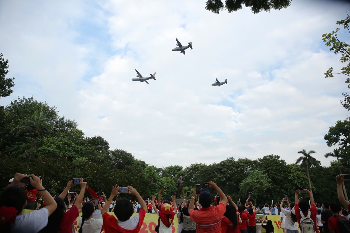 TỔNG THUẬT: Lễ Tổng duyệt chương trình diễu binh, diễu hành kỷ niệm 80 năm Quốc khánh 2/9