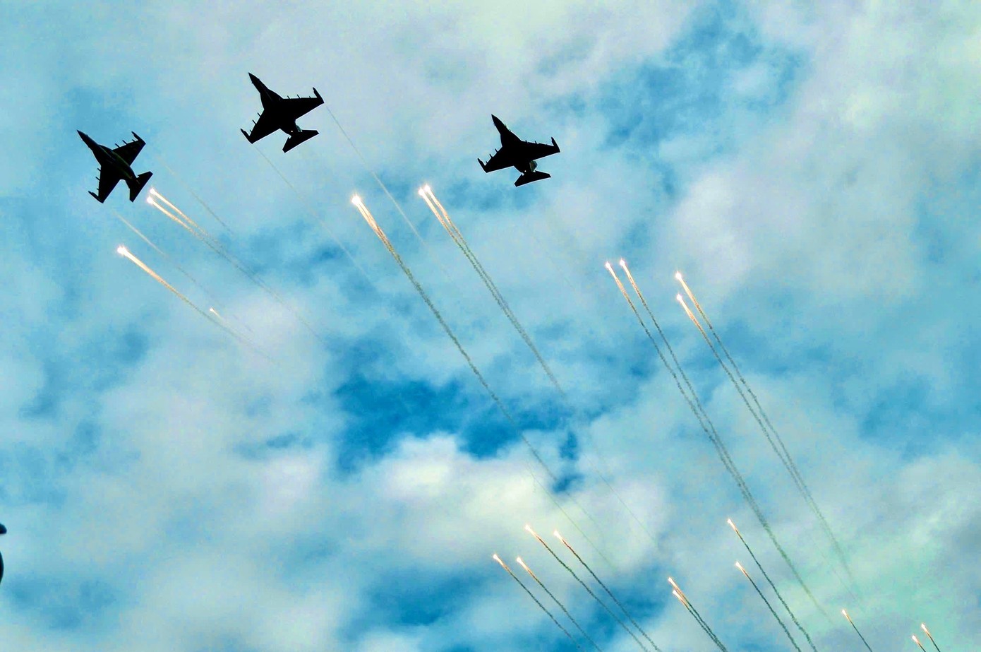 TỔNG THUẬT: Lễ Tổng duyệt chương trình diễu binh, diễu hành kỷ niệm 80 năm Quốc khánh 2/9