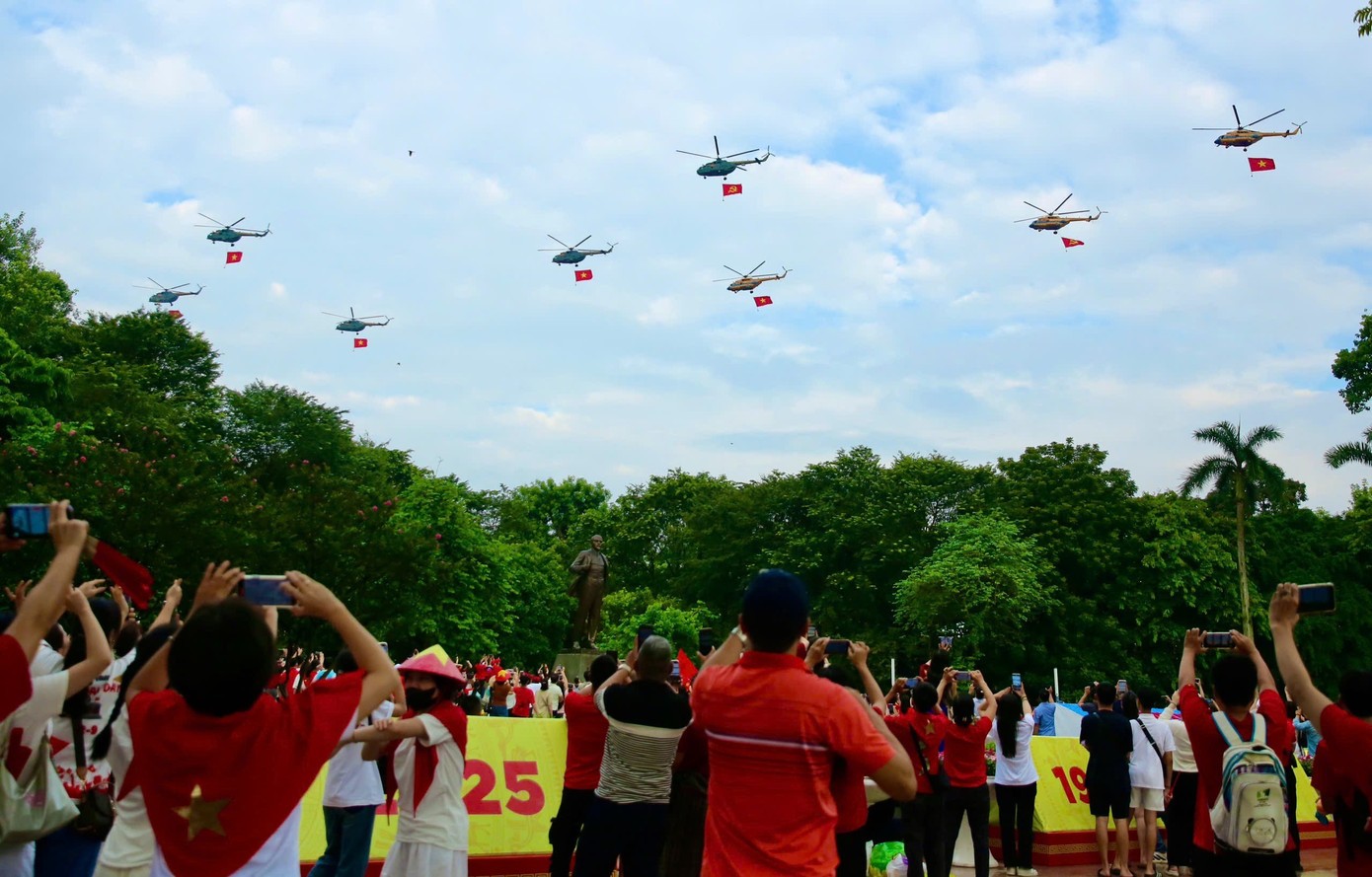 TỔNG THUẬT: Lễ Tổng duyệt chương trình diễu binh, diễu hành kỷ niệm 80 năm Quốc khánh 2/9 TỔNG THUẬT: Lễ Tổng duyệt chương trình diễu binh, diễu hành kỷ niệm 80 năm Quốc khánh 2/9