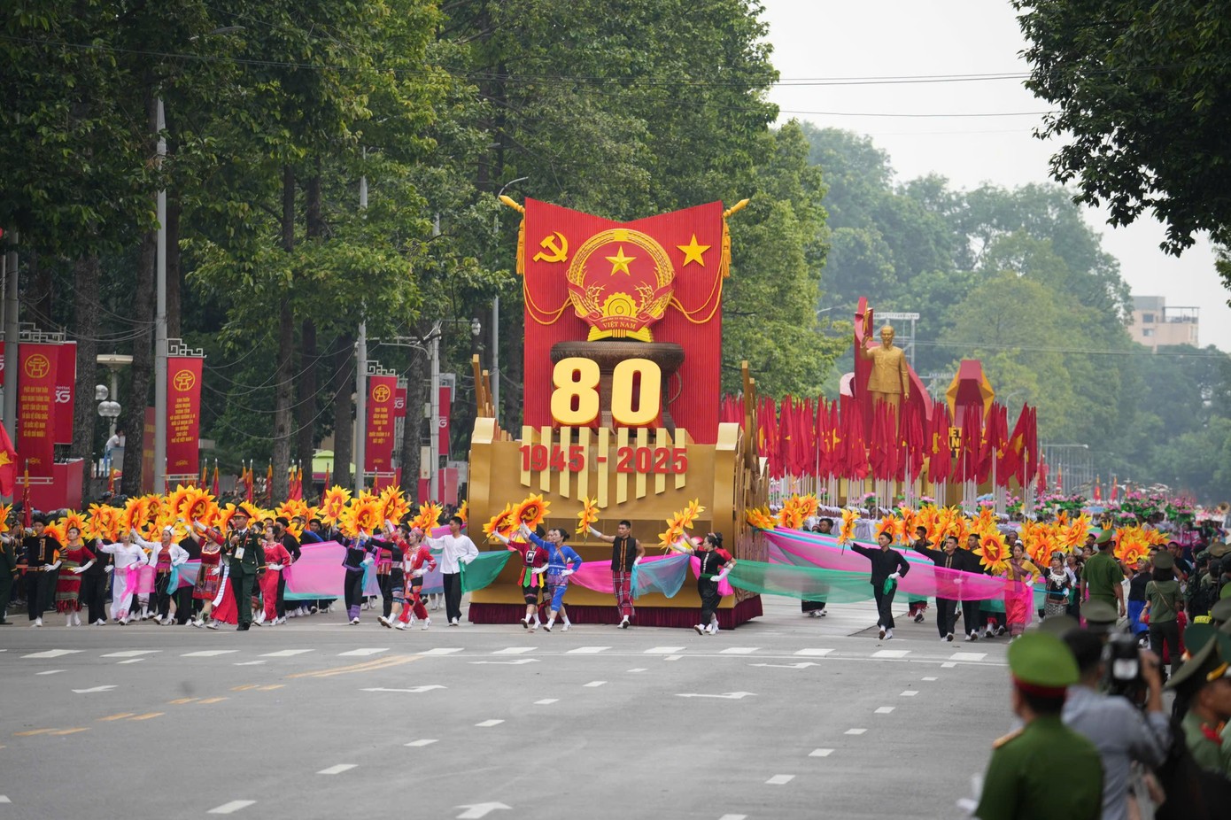 TỔNG THUẬT: Lễ Tổng duyệt chương trình diễu binh, diễu hành kỷ niệm 80 năm Quốc khánh 2/9