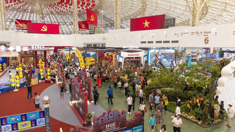 VEC đón lượng khách kỷ lục lên tới 530.000 người trong 2 ngày đầu diễn ra Triển lãm Thành tựu đất nước (LINK) VEC đón lượng khách kỷ lục lên tới 530.000 người trong 2 ngày đầu diễn ra Triển lãm Thành tựu đất nước (LINK)