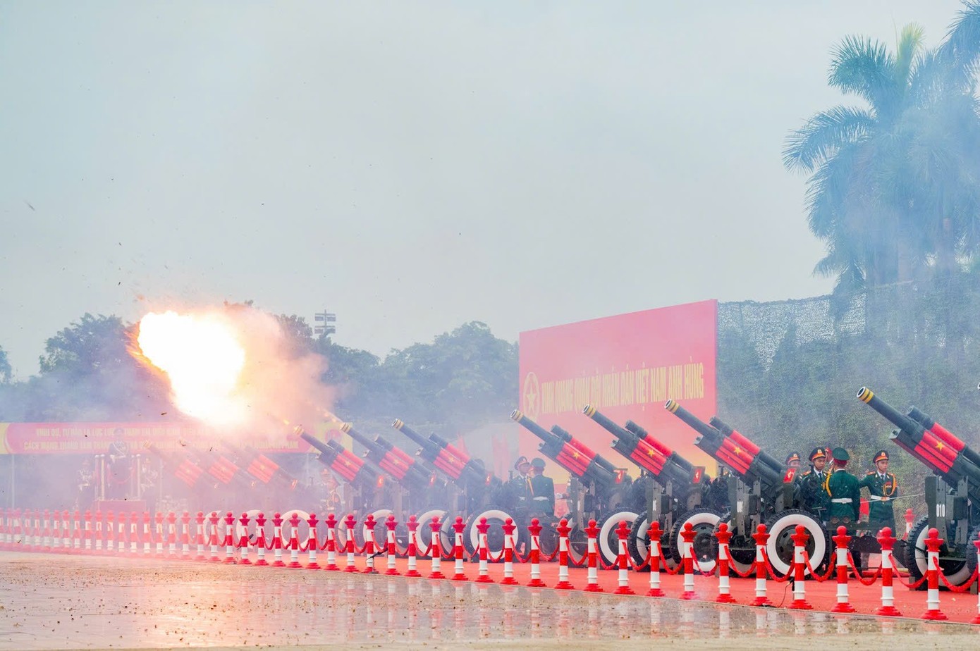 TRỰC TIẾP: Lễ kỷ niệm, diễu binh, diễu hành chào mừng Quốc khánh 2-9