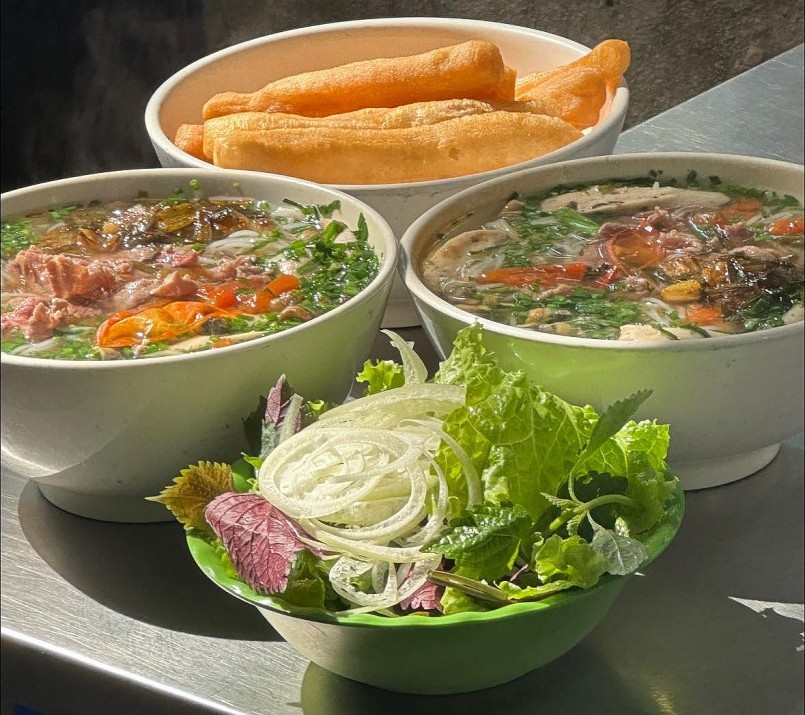 Bún ốc bà Thoa phố Kim Mã Thượng. Bún ốc bà Thoa phố Kim Mã Thượng.