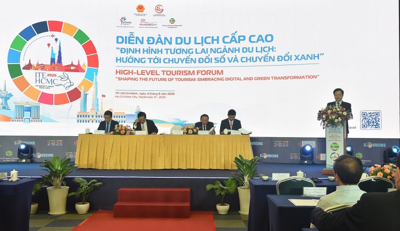 Phó Thủ tướng cho biết, Chính phủ Việt Nam đặc biệt chú trọng và quyết liệt chỉ đạo hoàn thiện chính sách, pháp luật, tạo ra nhiều ưu đãi vượt trội để thu hút du khách tới Việt Nam, hỗ trợ doanh nghiệp phát triển du lịch - Ảnh: VGP/Giang Thanh Phó Thủ tướng cho biết, Chính phủ Việt Nam đặc biệt chú trọng và quyết liệt chỉ đạo hoàn thiện chính sách, pháp luật, tạo ra nhiều ưu đãi vượt trội để thu hút du khách tới Việt Nam, hỗ trợ doanh nghiệp phát triển du lịch - Ảnh: VGP/Giang Thanh