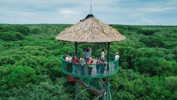 Chuyển đổi số và xanh hóa: Chìa khóa vàng dẫn lối du lịch bền vững