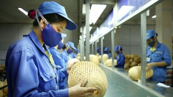 Giảm bậc thuế nhưng giữ thuế suất 35%: Người nộp thuế được lợi hay thiệt?