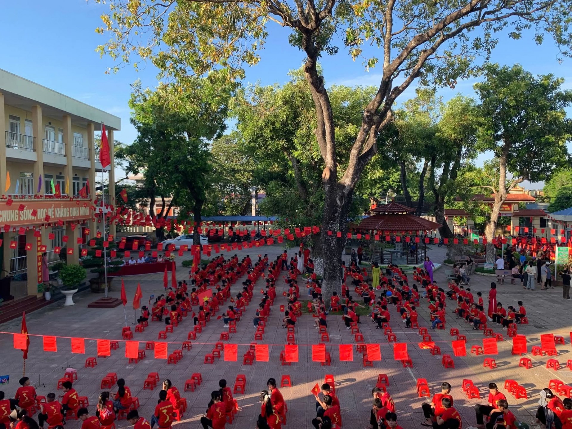 Thanh Hóa: Tưng bừng khai giảng năm học, Hòa chung không khí rộn ràng cả nước