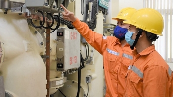 Tăng giá điện để bù lỗ cho EVN: Chuyên gia đề xuất lộ trình và tham vấn để xác định "ngưỡng chịu đựng"