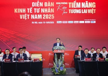 Thủ tướng phát biểu tại phiên Đối thoại cấp cao của Diễn đàn Kinh tế tư nhân Việt Nam (VPSF) năm 2025