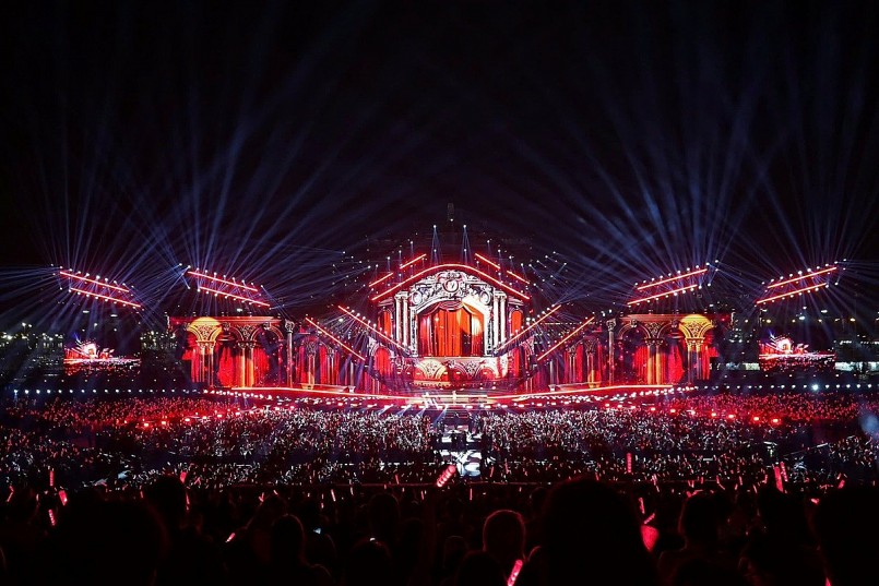 Sự kiện là sự kế thừa và nâng tầm thành công từ hai chương trình đình đám trước đấy: V Fest - Thanh xuân rực rỡ và V Concert - Rạng rỡ Việt Nam Sự kiện là sự kế thừa và nâng tầm thành công từ hai chương trình đình đám trước đấy: V Fest - Thanh xuân rực rỡ và V Concert - Rạng rỡ Việt Nam