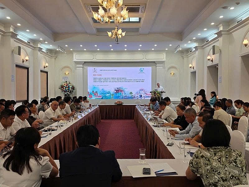Hội nghị “Triển khai Chương trình hành động thực hiện nhiệm vụ tăng trưởng khách du lịch trong năm 2025 theo Nghị quyết số 226/NQ-CP ngày 5/8/2025 của Chính phủ”. Hội nghị “Triển khai Chương trình hành động thực hiện nhiệm vụ tăng trưởng khách du lịch trong năm 2025 theo Nghị quyết số 226/NQ-CP ngày 5/8/2025 của Chính phủ”.